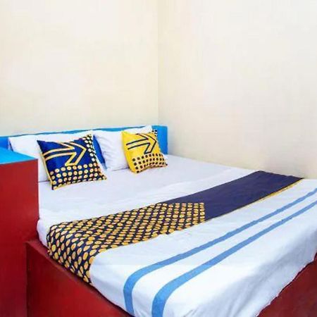 Spot On 2473 Buana Jaya Guest House Cilacap Exterior foto